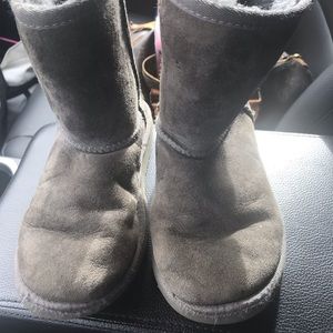 Little girl ugg size 13
